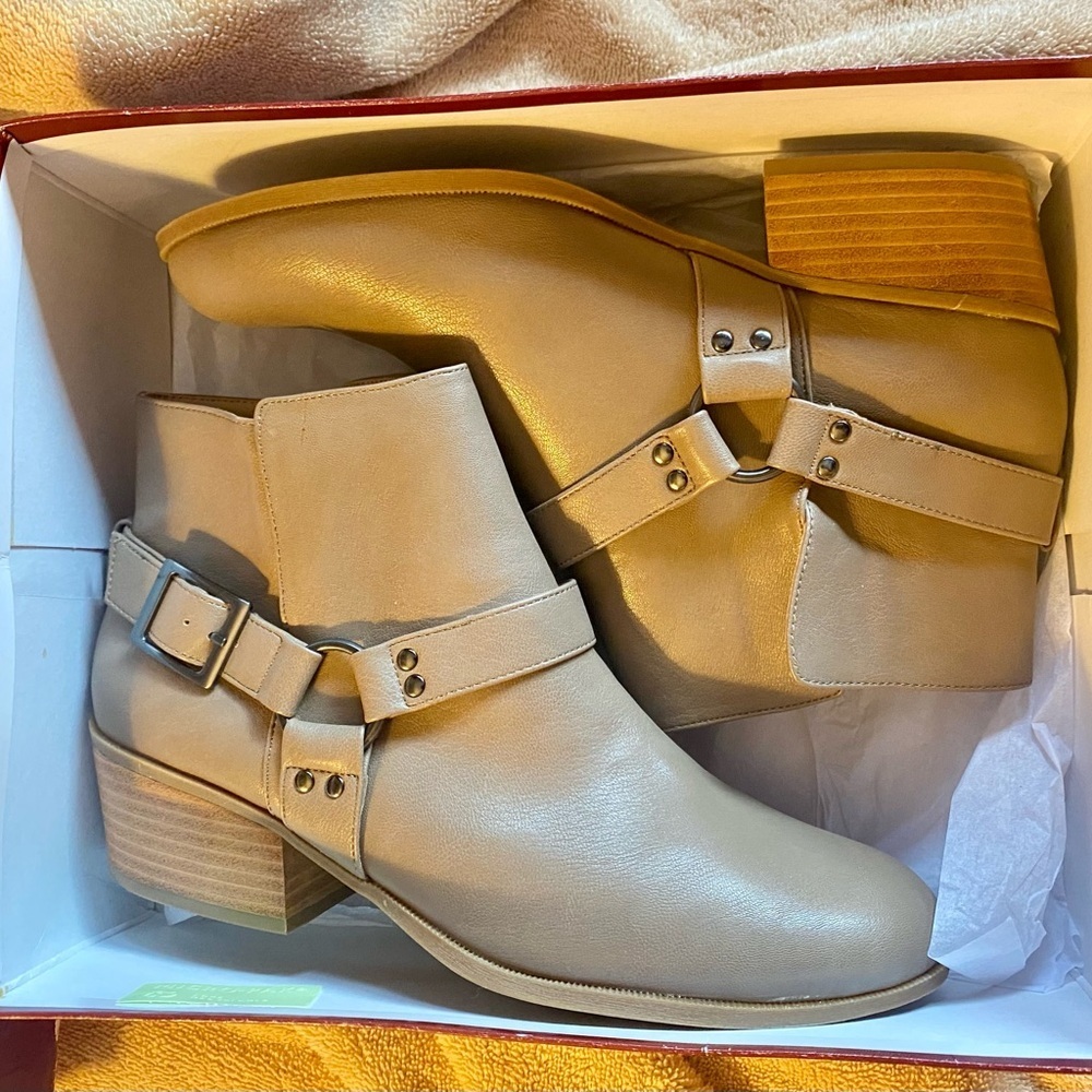 Dress Barn Melissa Beige Ankle Boots stacked 2” block heel fun silver buckle NWT